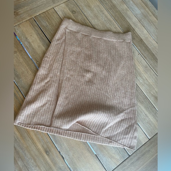 Free People Rib Knit Mod Wrap Sweater Skirt Sand Size Medium - Picture 2 of 3